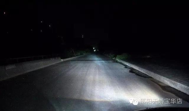 尤其是改過氙氣大燈的車主們，定期檢查電路，檢查火花塞是否積碳老化，這是很有必要的！