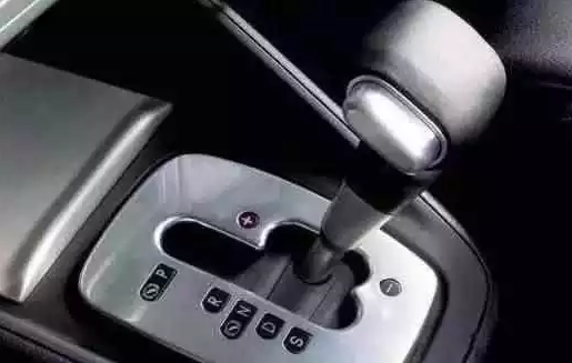 自動檔車這樣開提前報廢，多少老司機中招