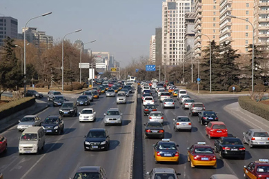 鬧市開車必學(xué)技巧，你會幾招？